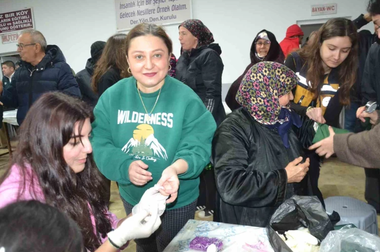 Üniversiteli sağlık öğrencilerinden köyde sağlık taraması 