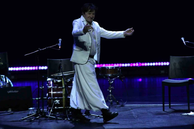 Ünlü Bosnalı besteci Bregovic Ankaralıları coşturdu