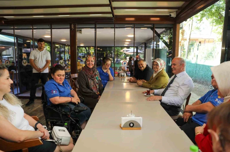 Ünlü televizyon programcısı İkbal Gürpınar Düzce’de 