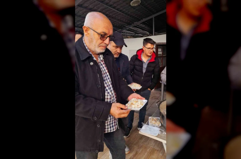 Unutulmaya yüz tutmuş ‘Tarihi Odunpazarı Pilavı’ vatandaşlara ikram edildi