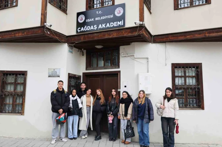 Uşak Belediyesi öğrencileri ücretsiz üniversite sınavı için kurs imkanı sağlıyor