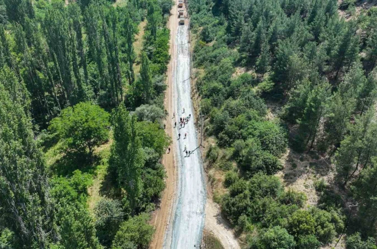 Uşak Belediyesi üst yapı çalışmalarına aralıksız devam ediyor