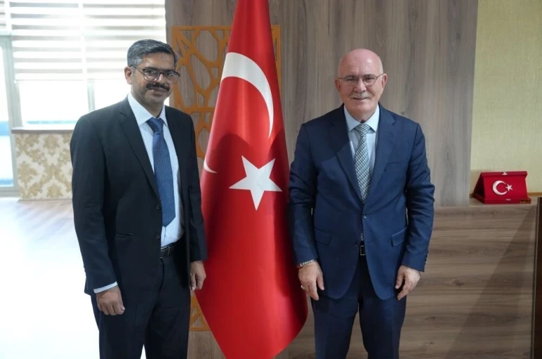 Uşak Üniversitesi akademik kadrosunu güçlendiriyor