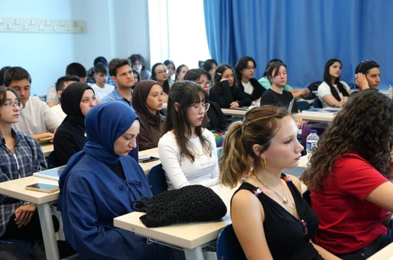Uşak Üniversitesinde ilk derslerde Gazze konuşuldu 