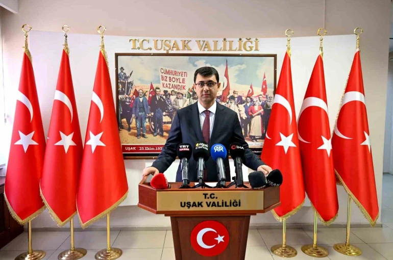 Uşak’ın yeni Valisi Serdar Kartal görevine başladı