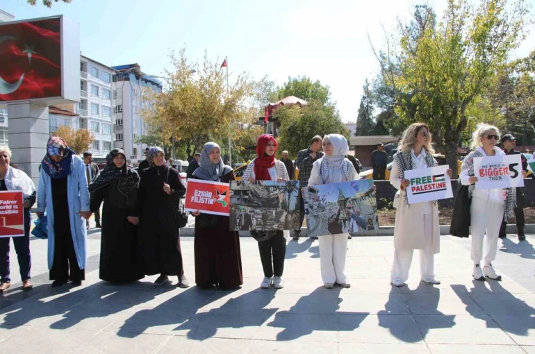 Uşaklı kadınlardan Gazze için sessiz çığlık