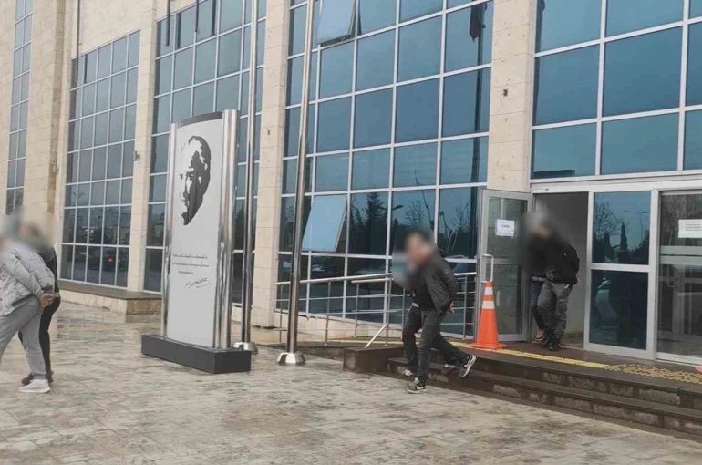 Uşak’ta 2 ayrı uyuşturucu operasyonu gerçekleştirildi