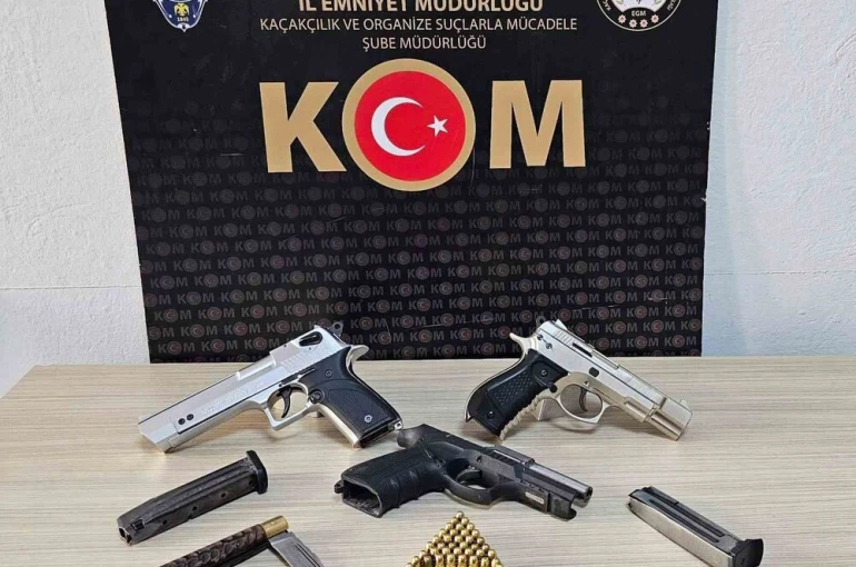 Uşak’ta çok sayıda kaçak makaron ve tütün ele geçirildi
