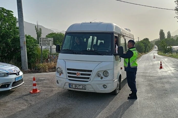 Uşak’ta okul servisleri ve çevrelerinde sıkı kontrol