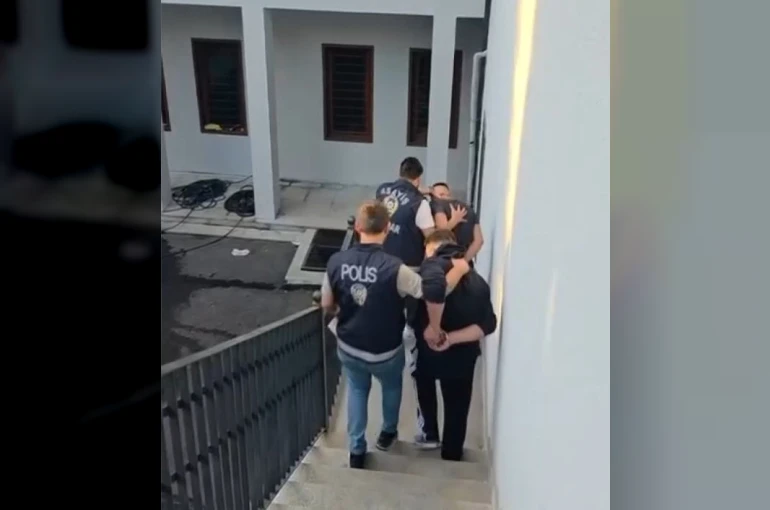 Üsküdar’da uyuşturucu operasyonu: 1 kilo 816 gram madde ele geçirildi 