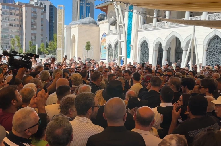 Usta oyuncu Kadir İnanır için cenaze töreni düzenleniyor 