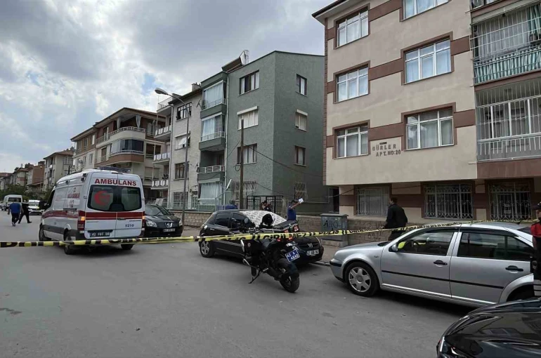 Üvey annesini ve kız kardeşini öldüren zanlı tutuklandı