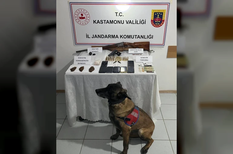 Uyuşturucu operasyonunda 8 kişi gözaltın a alındı