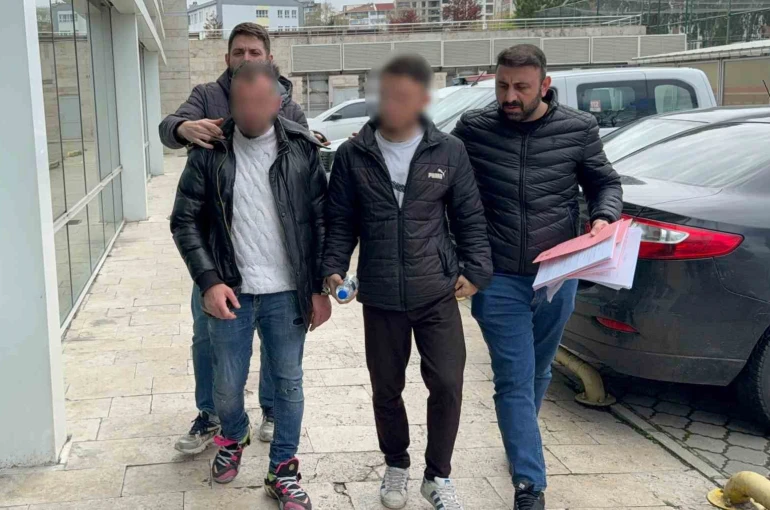 Uyuşturucu operasyonunda gözaltına alınan 2 kişi adliyeye sevk edildi