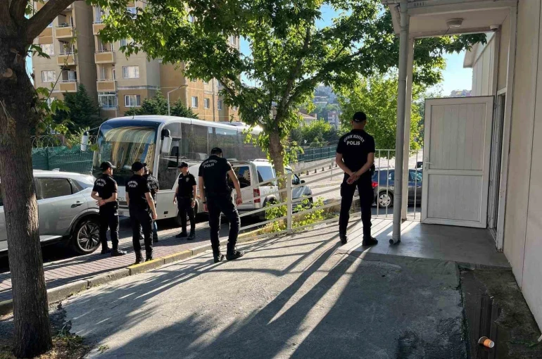Uyuşturucu soruşturmasında 10 şüpheliye tutuklama talebi