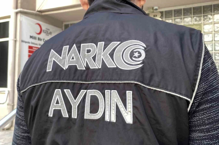 Uyuşturucu tacirleri polisten kaçamadı: 3 gözaltı