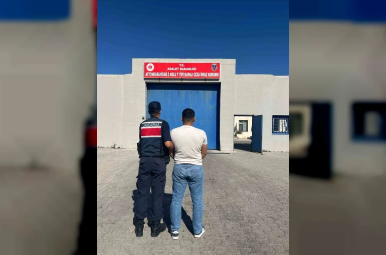 Uyuşturucu ticareti suçundan aranan şahsı jandarma yakaladı