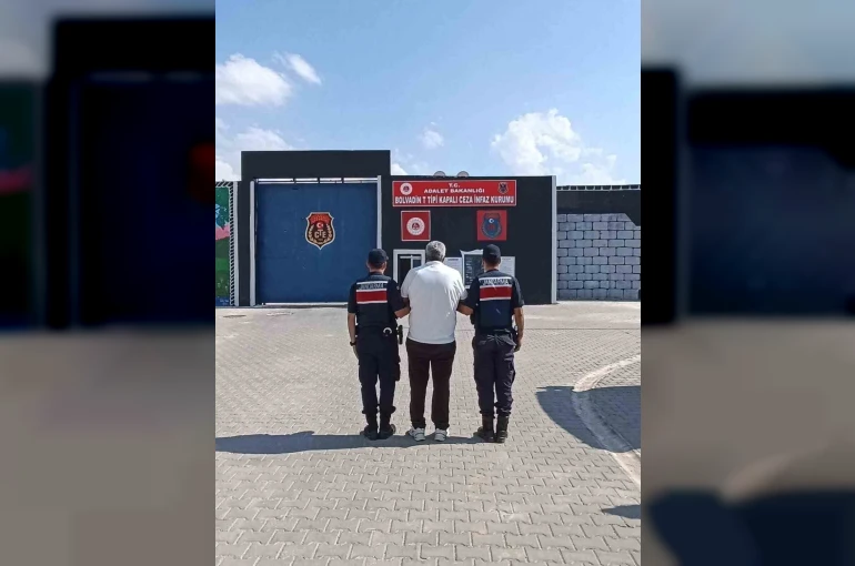 Uyuşturucu ticareti suçundan aranan şahsı jandarma yakaladı