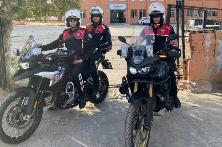 Uzunköprü’de Yunus timlerinden okul çevrelerinde sıkı denetim