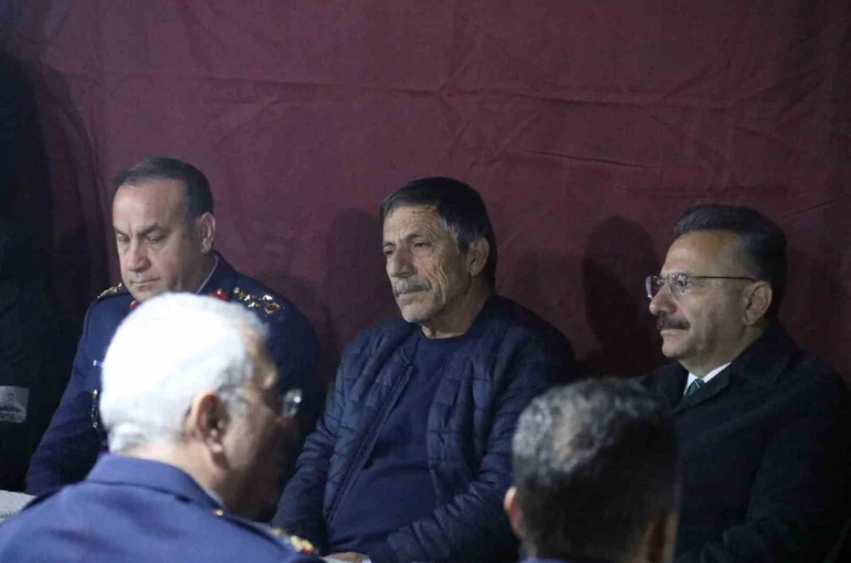 Vali Aksoy, şehit Üsteğmen Emre Mercan’ın baba ocağını ziyaret etti