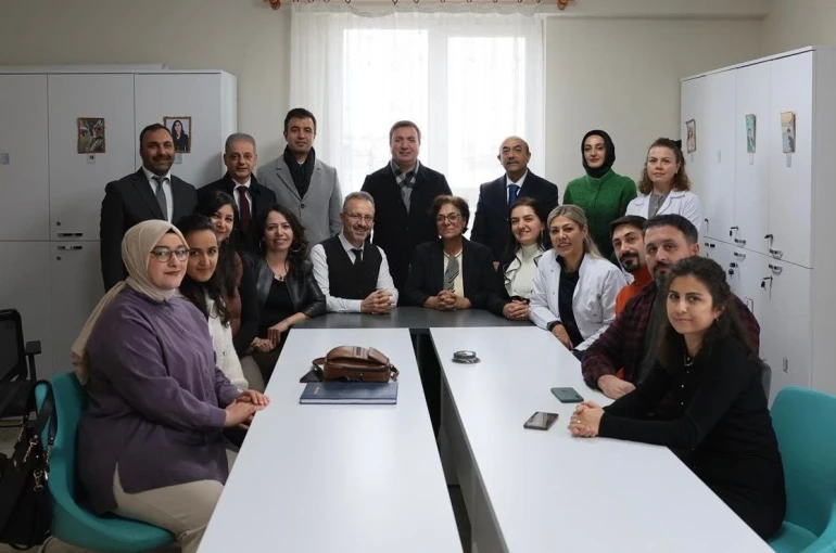 Vali Aydoğdu, öğretmenlerin emeklerine teşekkür etti