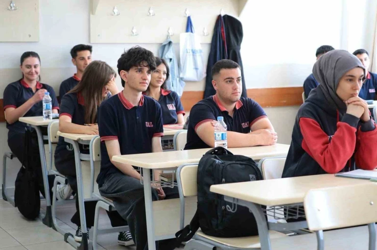 Vali Aydoğdu, Ulalar Anadolu Lisesi’nde öğrenci ve öğretmenlerle buluştu