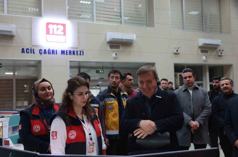 Vali Aydoğdu’dan 112 Acil Çağrı Merkezi’ne yılbaşı ziyareti