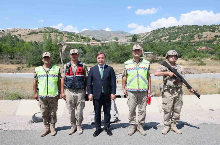Vali Aydoğdu’dan jandarma personeline asayiş noktasında ziyaret 
