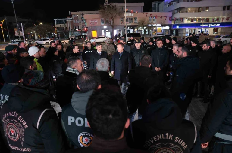 Vali Aydoğdu’dan yılbaşı gecesi emniyet güçlerine moral ziyareti