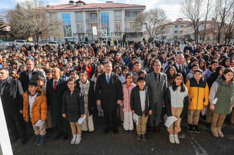 Vali Aydoğdu’ndan öğrencilere karne ve yaz tatili mesajı