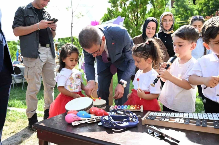 Vali Baruş, Oltu’da ADEM dönem sonu sergisinin açılışını yaptı