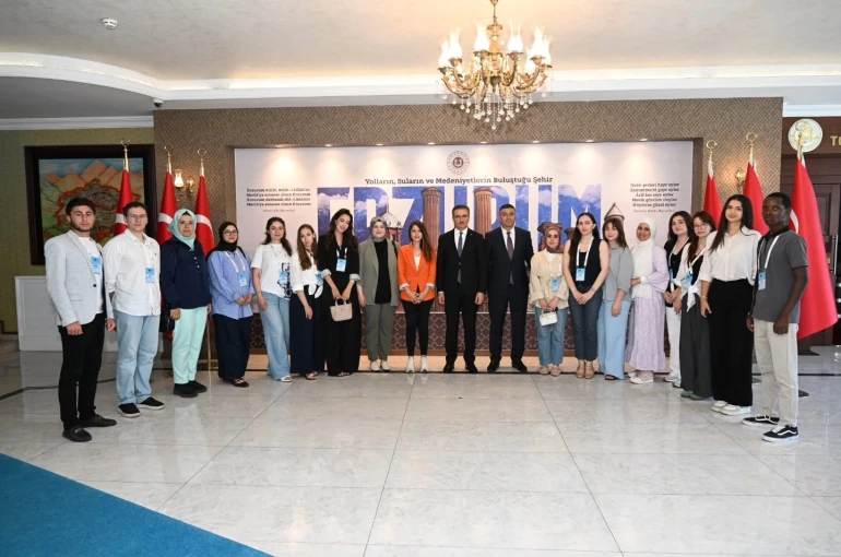 Vali Baruş, Uluslararası Tömer öğrencilerini kabul etti