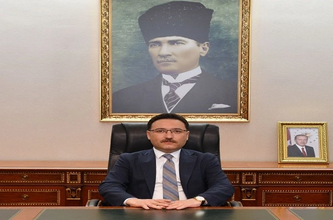 Vali Çiçek: "Basın mensuplarımız, toplum adına önemli bir kamu hizmeti yürütmektedir"