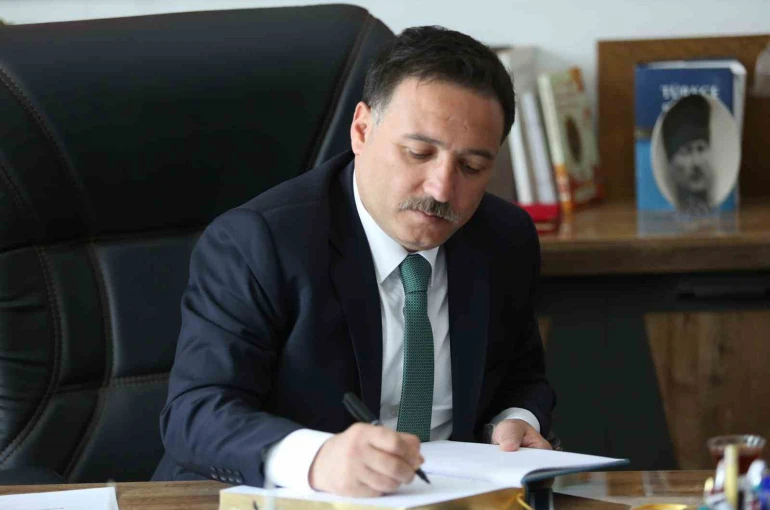Vali Çiçek’ten Babalar Günü mesajı
