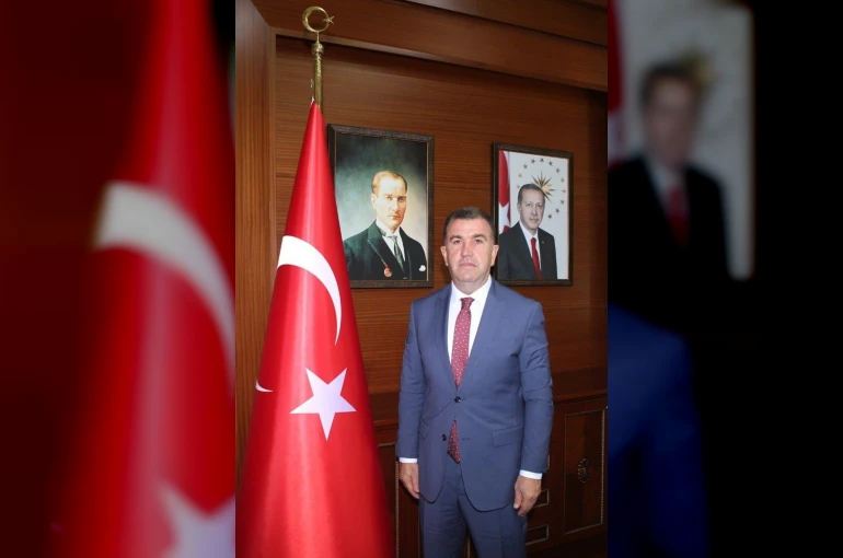 Vali Eldivan: "Gazi Mustafa Kemal Atatürk’ün aziz hatırası, bu topraklarda var olduğumuz sürece daima yaşayacaktır"
