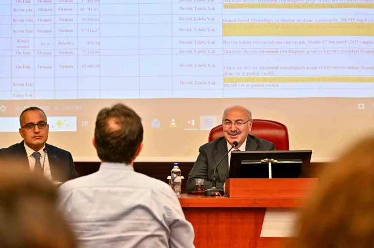 Vali Köşger: "Asıl sorun sahipsiz hayvanlar değil sahiplilerin terk edilmesi"