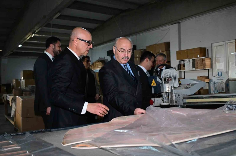 Vali Köşger deri fabrikalarına ziyaret etti