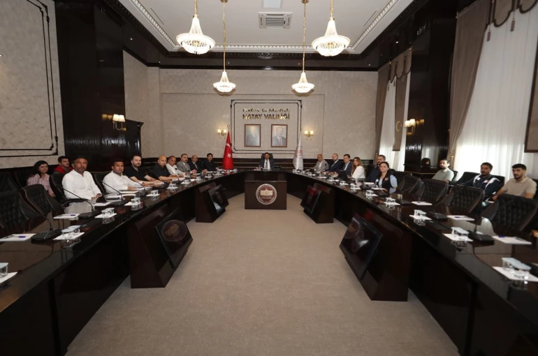 Vali Masatlı başkanlığında Antakya tarihi kent merkezi toplantısı gerçekleştirildi