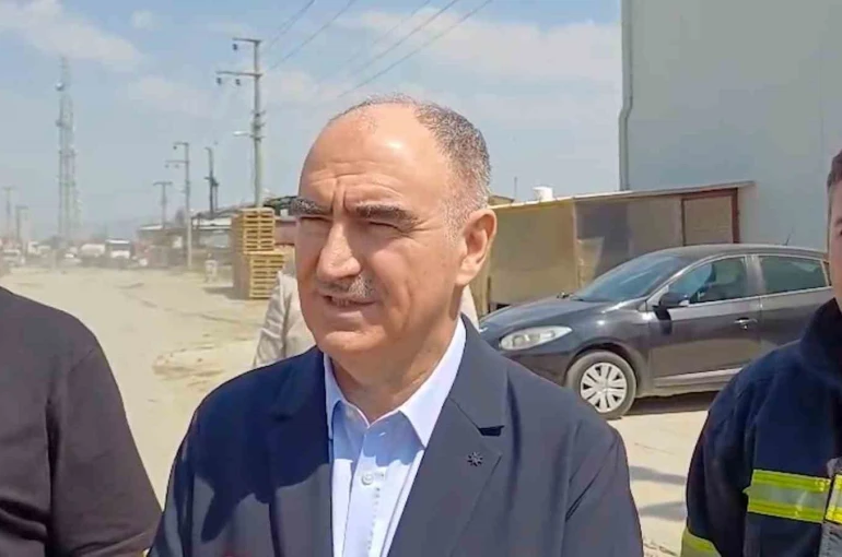 Vali Özkan yangınla ilgili son durumu açıkladı 