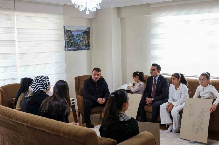 Vali Sözer çocuklarla bir araya geldi