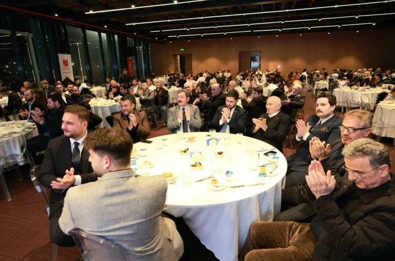 Vali Tavlı’dan iftar programında anlamlı mesaj: "Nice Kızılelmalarla buluşmak dileğiyle"