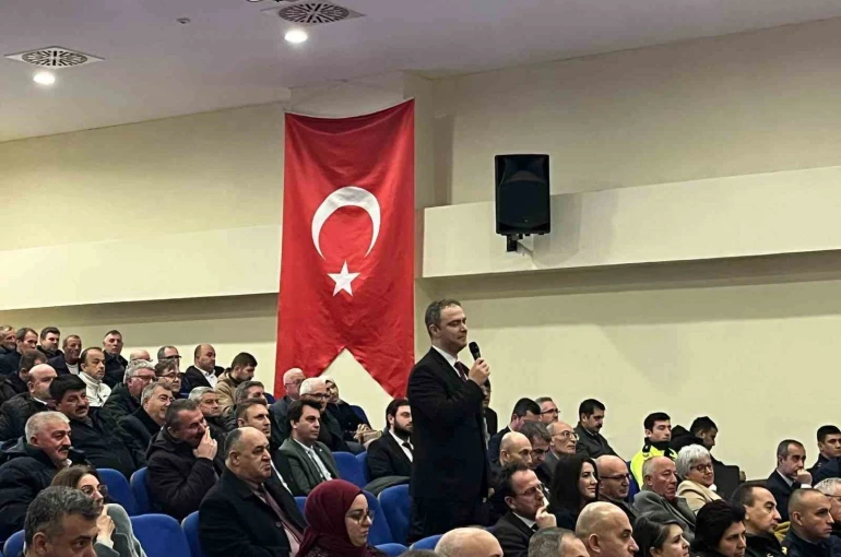 Vali Uğur Turan, Vize’de muhtarlarla bir araya geldi