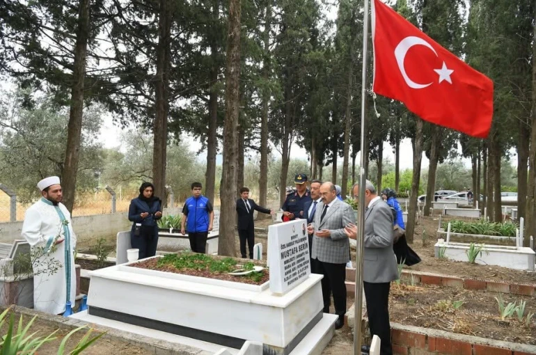 Vali Ustaoğlu 15 Temmuz şehitlerinin ailelerini ziyaret etti