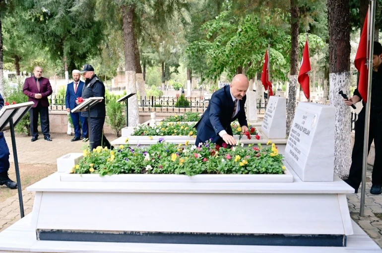 Vali Varol, şehitleri unutmadı