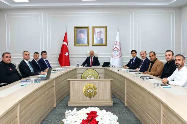 Vali yardımcıları değerlendirme toplantısı yapıldı