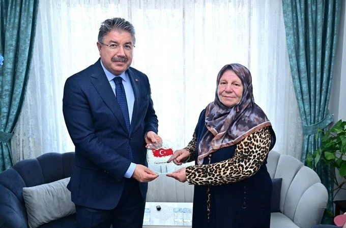 Vali Yılmaz, Merhum Kıbrıs Gazisi Tınmaz’ın ailesine taziye ziyaretinde bulundu