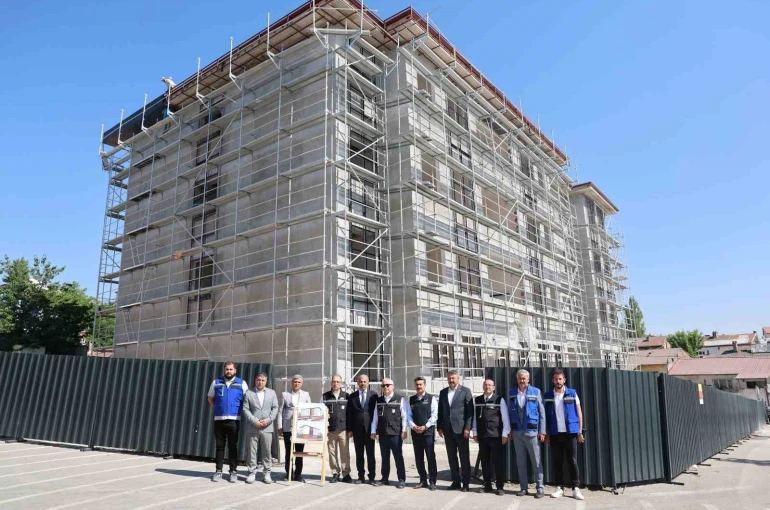 Vali Yılmaz Şimşek, eğitim, restorasyon ve kentsel dönüşüm yatırımlarını inceledi
