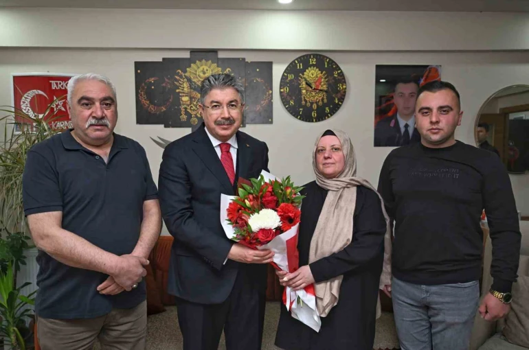 Vali Yılmaz’dan şehit Jandarma Uzman Onbaşı Tarkan Karaca’nın ailesine ziyaret
