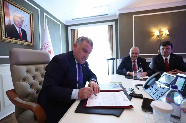 Van Stadyumu ve Yaşam Kompleksi için imzalar atıldı