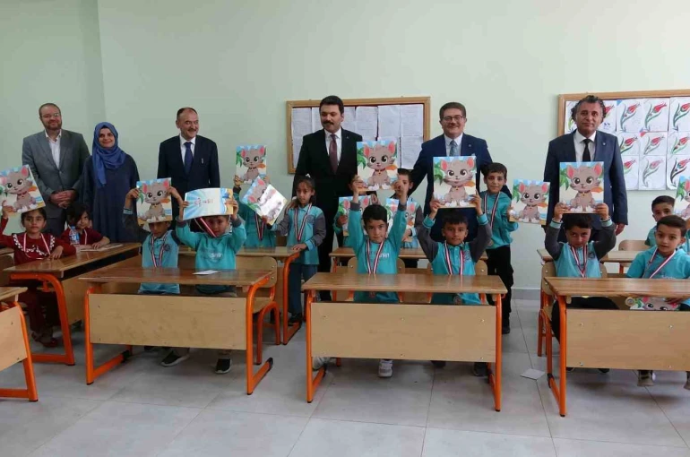 Van’da 275 bin 826 öğrenci karne heyecanı yaşadı